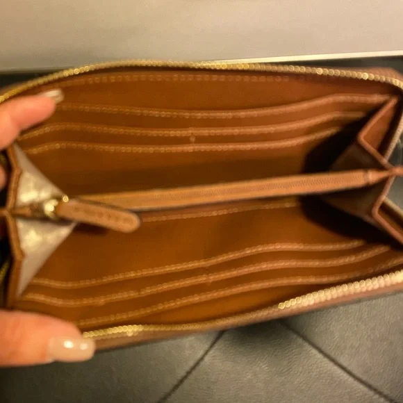 Karl lagerfeld wallet - Picture 4 of 4